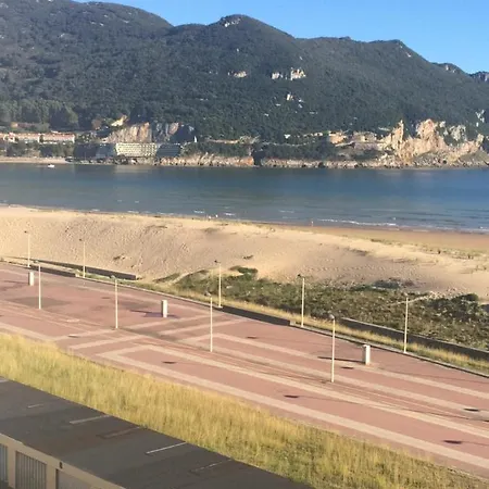 Apartamento Primera Linea Playa Laredo